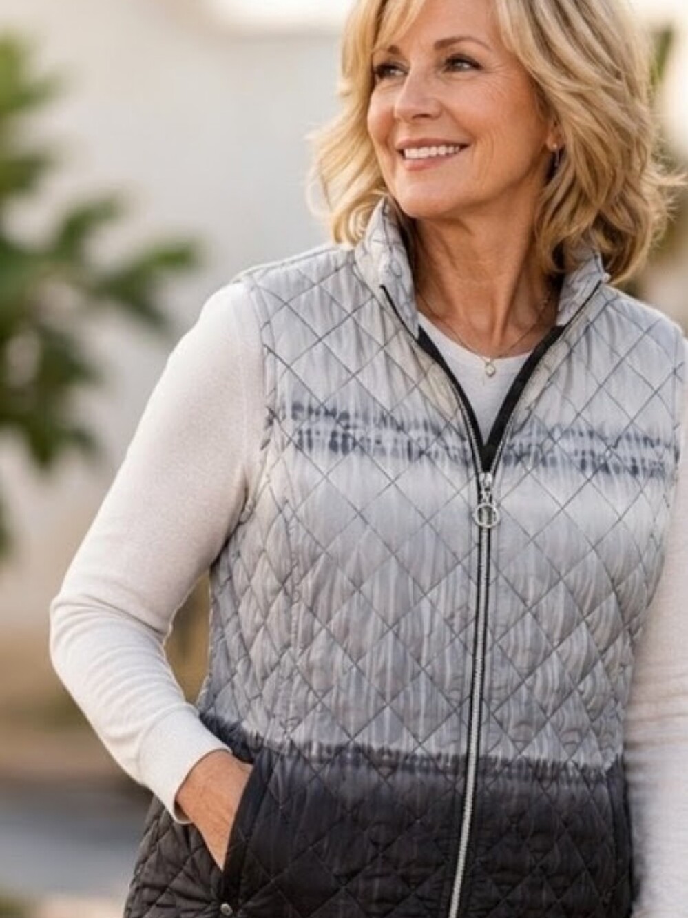 Allison Daley Size 1X Ombre Quilted Puffer Vest - Light Gray/Taupe